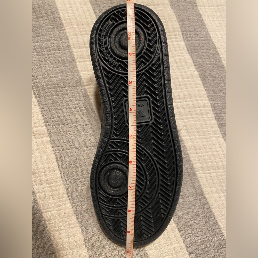 VEJA V-10  MADE IN BRAZIL VEGAN ALL BLACK 2.0 - Picture 16 of 16